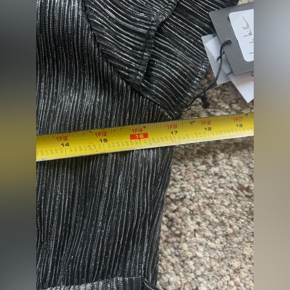 NWT Nicole Miller Camellia Jumpsuit. Size 6. Black Silver. Flutter sleeve. Party - Picture 9 of 11